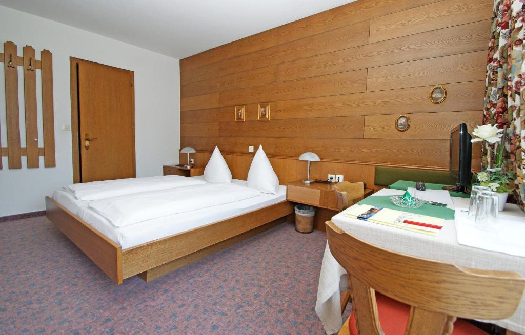 Hotel Alpenblick Schruns Phòng bức ảnh